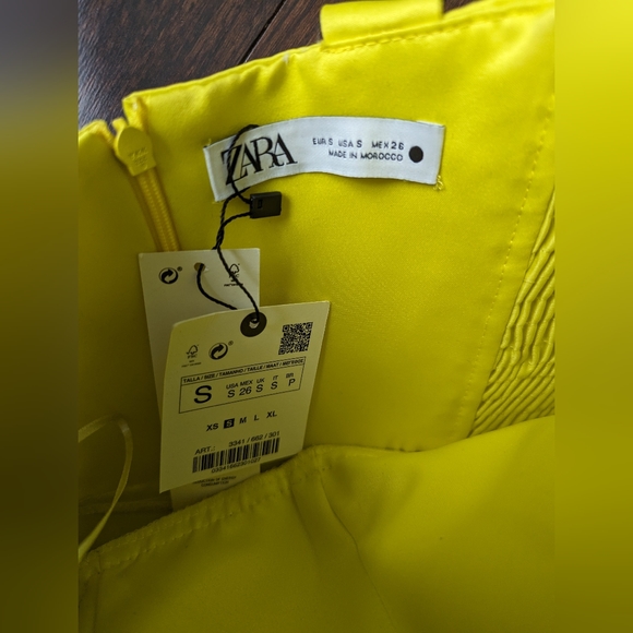 Zara Voluminous Mini Dress Limited Edition 3341/662 Size S Yellow - Picture 11 of 12